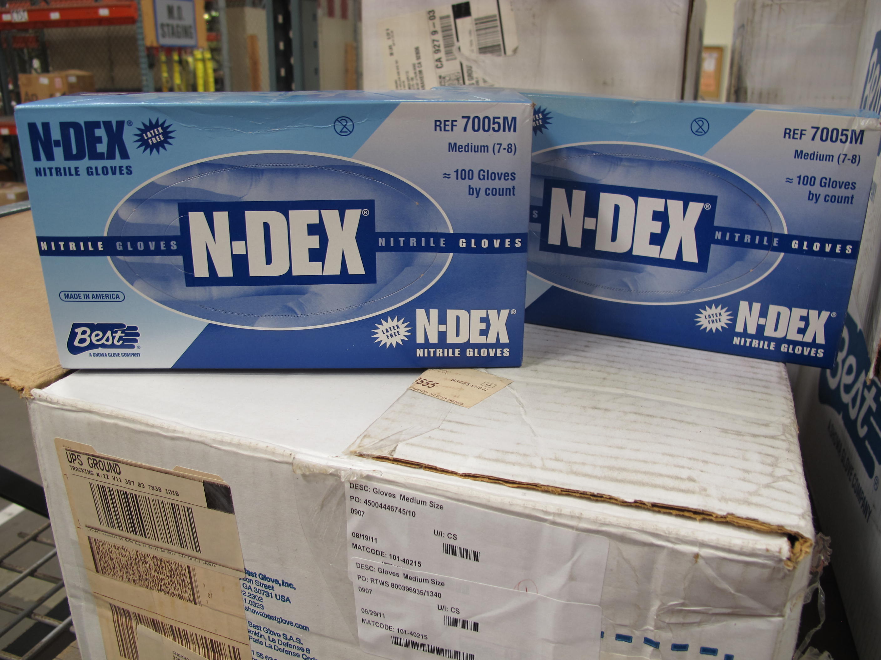 LOT TO INCLUDE: (7 BOXES/15-20 PACKS PER BOX, 100 GLOVES PER PACK) MEDIUM SIZED BLUE NITRILE GLOVES, (6 PACKS) SAFEGRIP POWDER FREE LATEX EXAMINATION GLOVES, (4 BOXES) SMALL POLYMED LATEX EXAMINATION GLOVES, (3 BOXES) AMBIDEX EXAMINATION GLOVES. LOADING & HANDLING FEE $15-4215